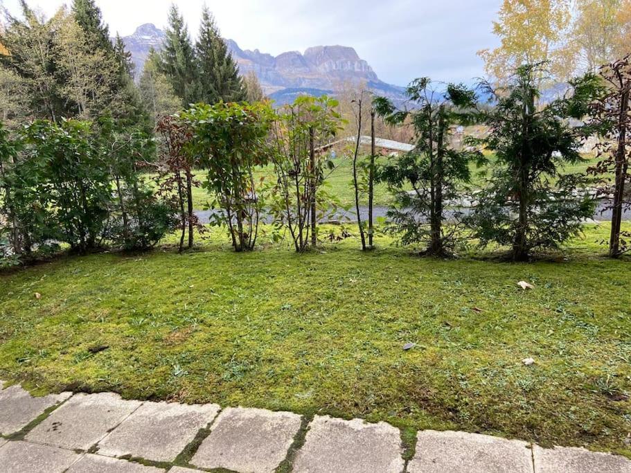 Appartement Au Pied Des Pistes Комблу Экстерьер фото